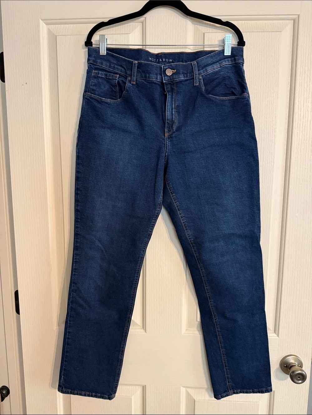 Mott & Bow Women's Straight Leg Jeans in Dark Blue 32x30